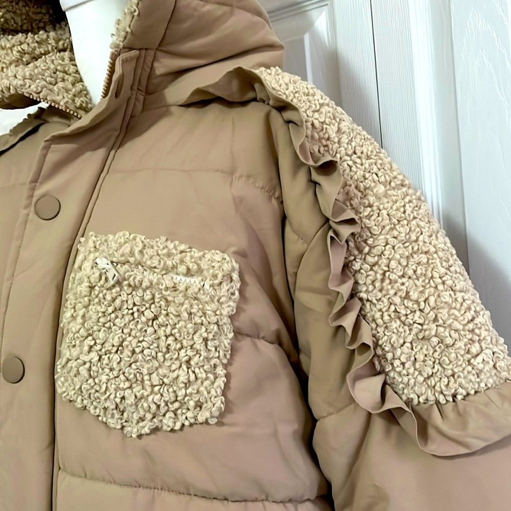 Women’s For Love and Lemons Tan Hooded Faux Sherpa Puffer Coat - Picture 4 of 7